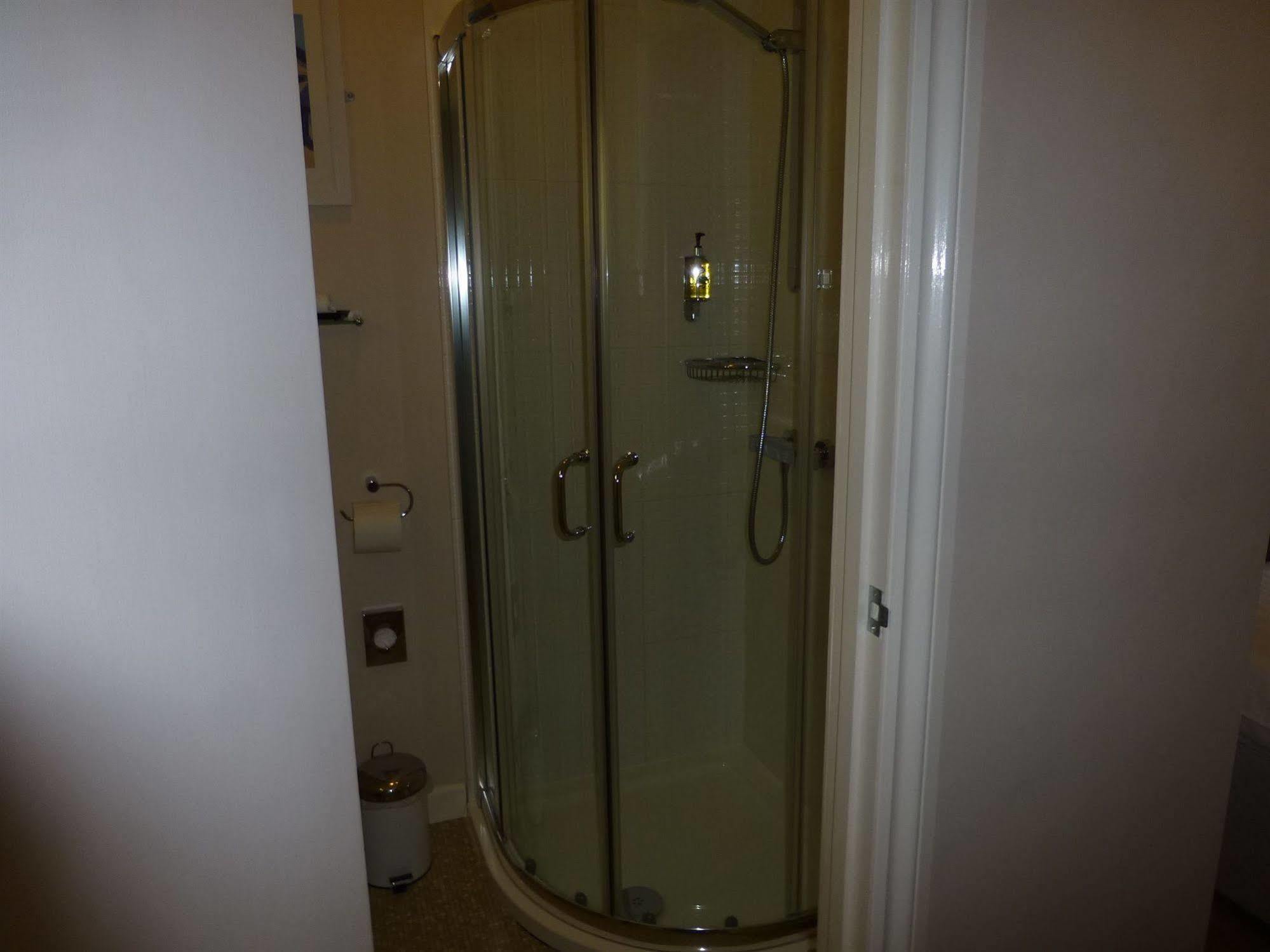 Waters Reach Guest House Крайстчърч Екстериор снимка